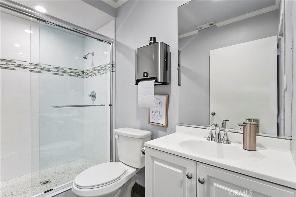 MLS #OC25219440 image #10