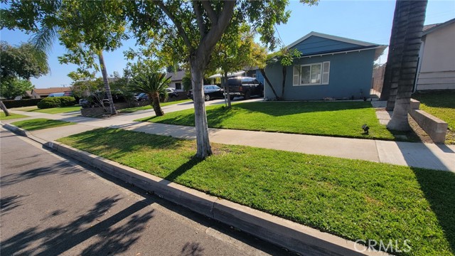 MLS #OC25219551 image #1