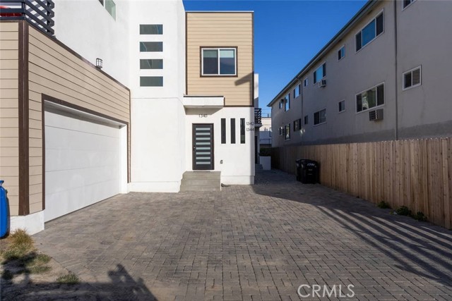 MLS #OC25219678 image #1