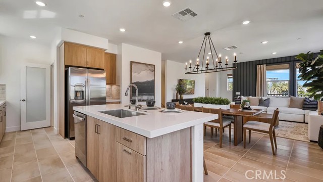 MLS #OC25219736 image #1