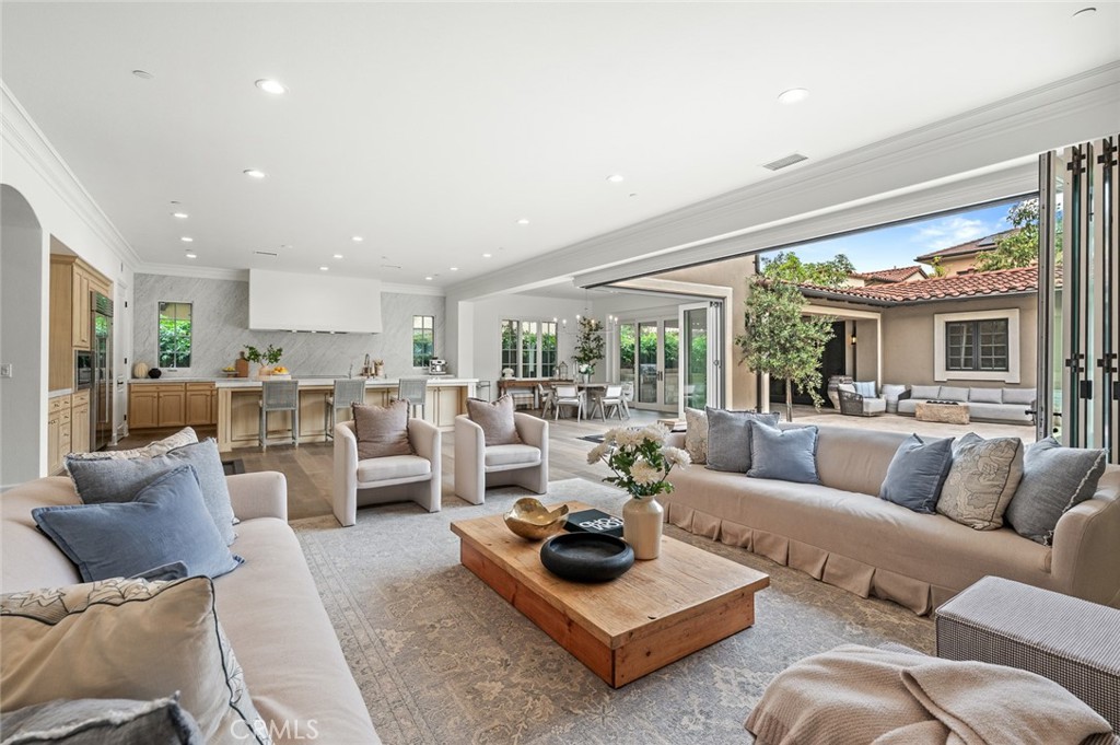 MLS #OC25219747 image #15