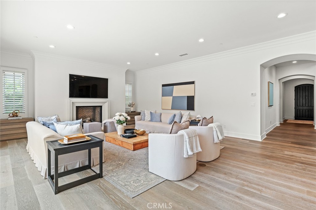 MLS #OC25219747 image #19