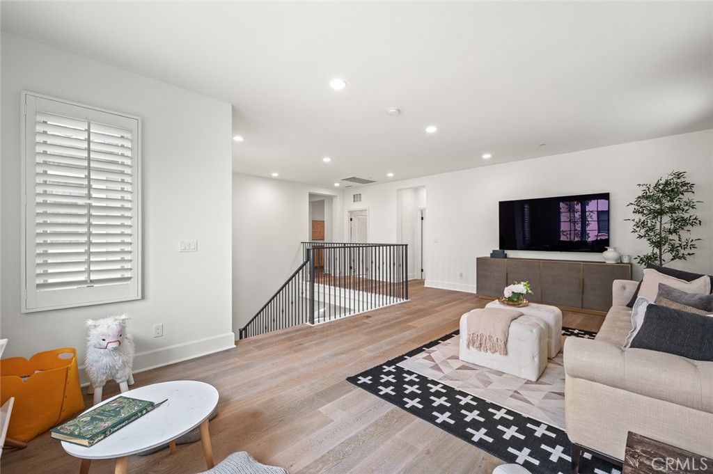 MLS #OC25219747 image #34