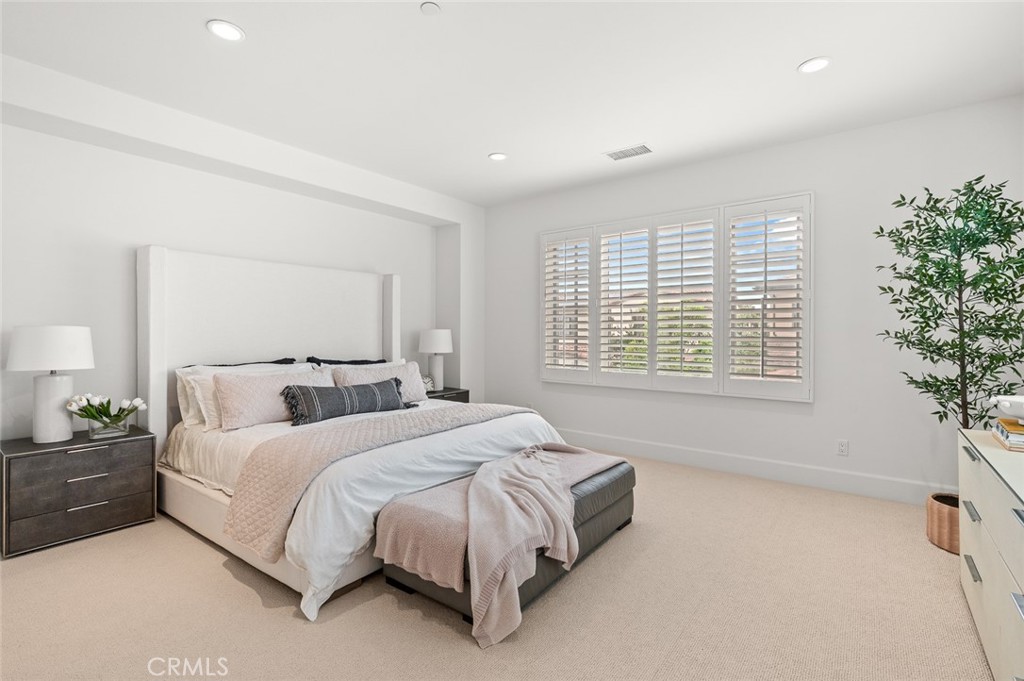 MLS #OC25219747 image #40