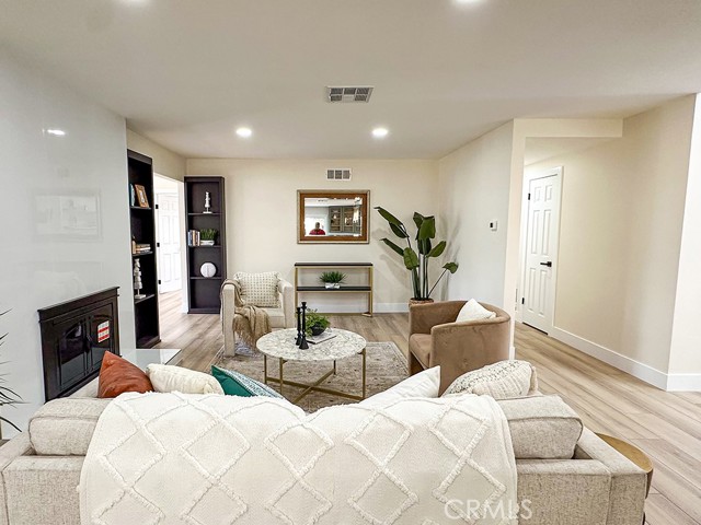 MLS #OC25219871 image #7