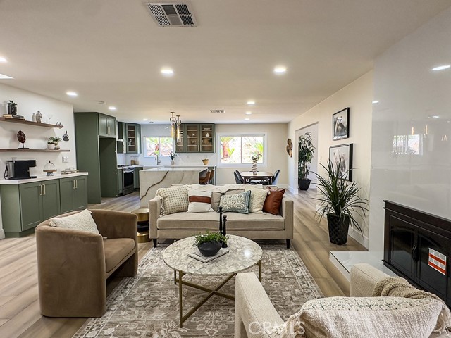 MLS #OC25219871 image #8