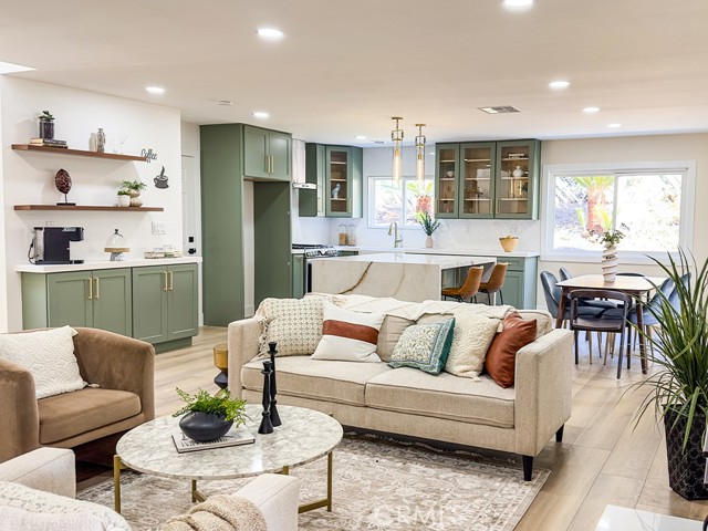 MLS #OC25219871 image #9