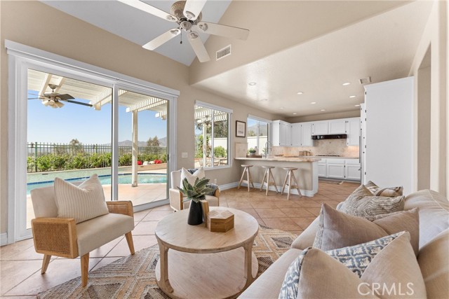 MLS #OC25220088 image #15