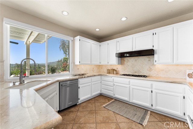 MLS #OC25220088 image #18