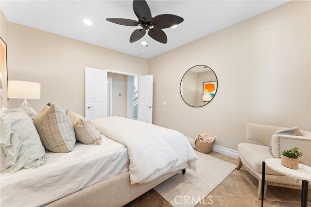 MLS #OC25220088 image #23