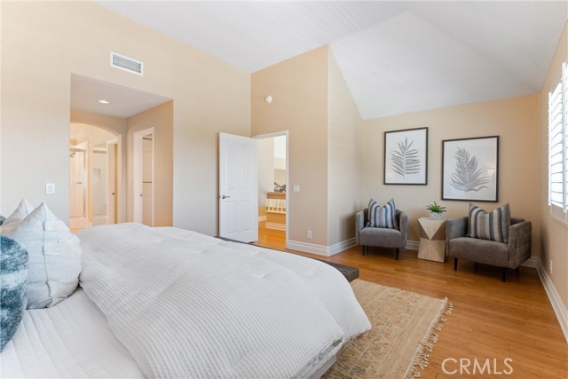 MLS #OC25220088 image #30