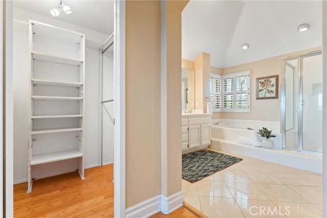 MLS #OC25220088 image #32