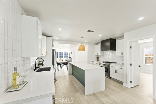 MLS #OC25220128 image #10