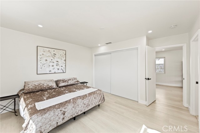 MLS #OC25220128 image #23