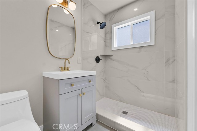 MLS #OC25220128 image #24