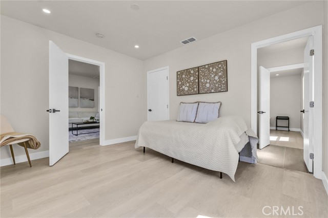 MLS #OC25220128 image #26