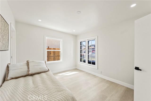 MLS #OC25220128 image #30