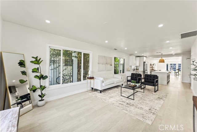 MLS #OC25220128 image #6