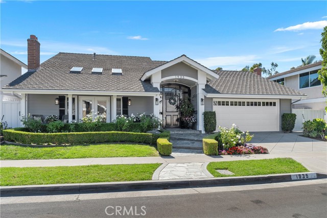 MLS #OC25220184 image #1