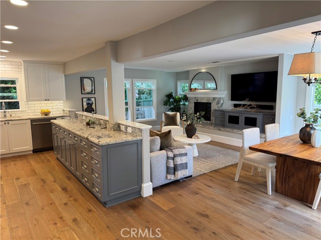 MLS #OC25220184 image #10