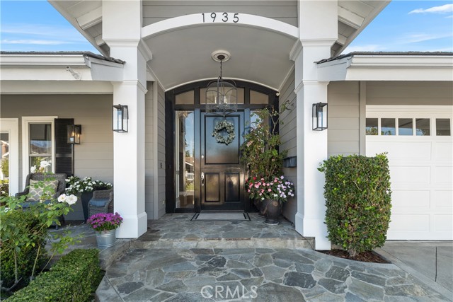 MLS #OC25220184 image #2