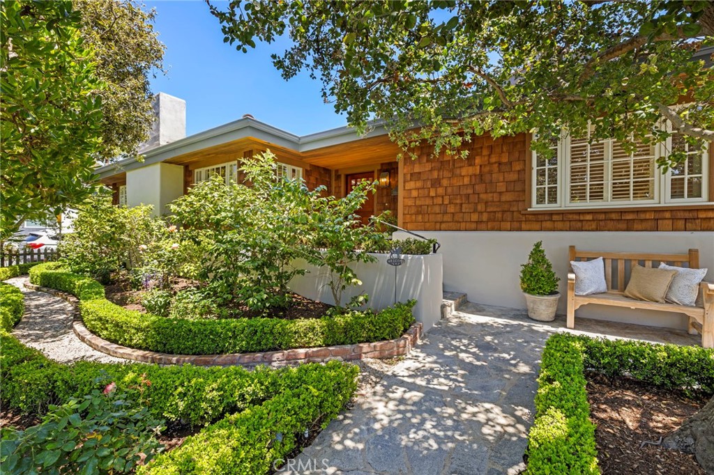 MLS #OC25220195 image #0