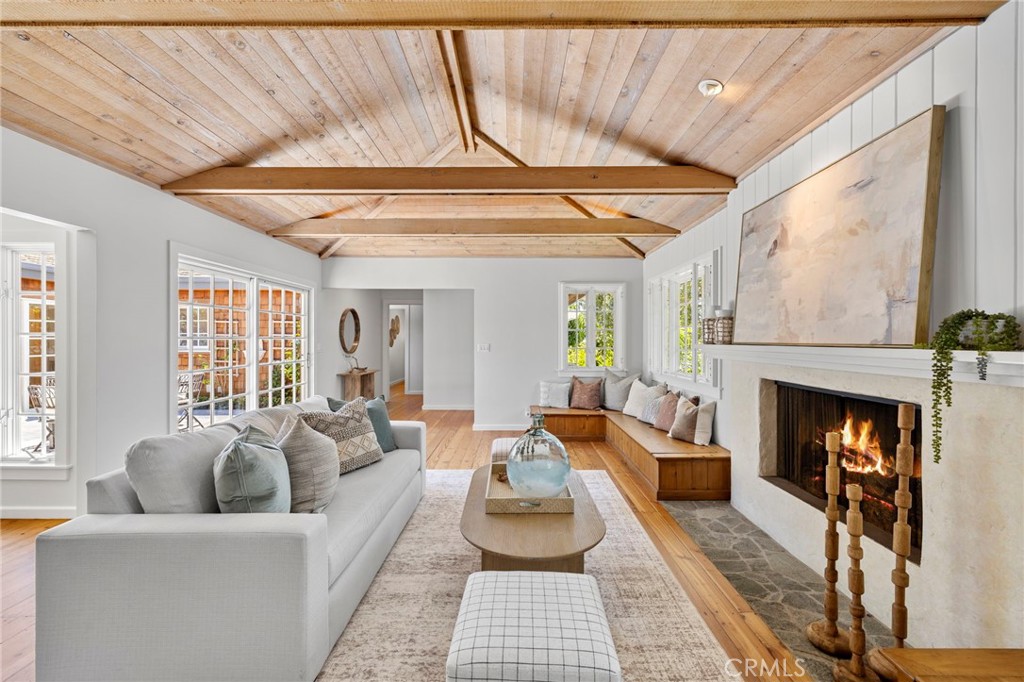 MLS #OC25220195 image #10