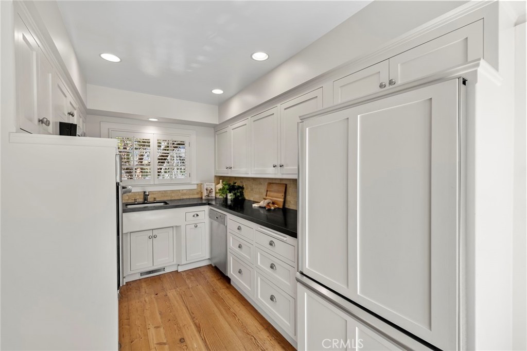 MLS #OC25220195 image #14