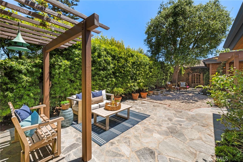 MLS #OC25220195 image #28