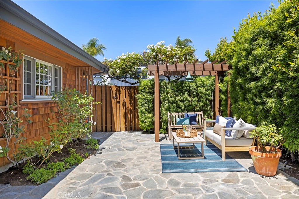 MLS #OC25220195 image #29