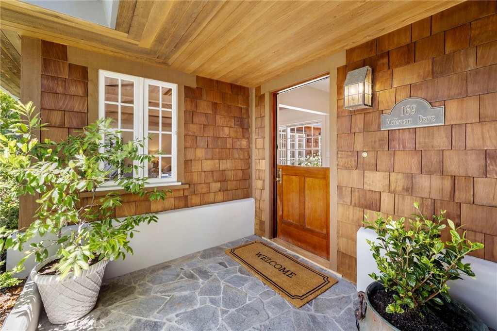 MLS #OC25220195 image #3