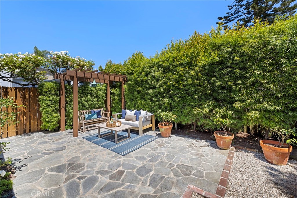 MLS #OC25220195 image #30