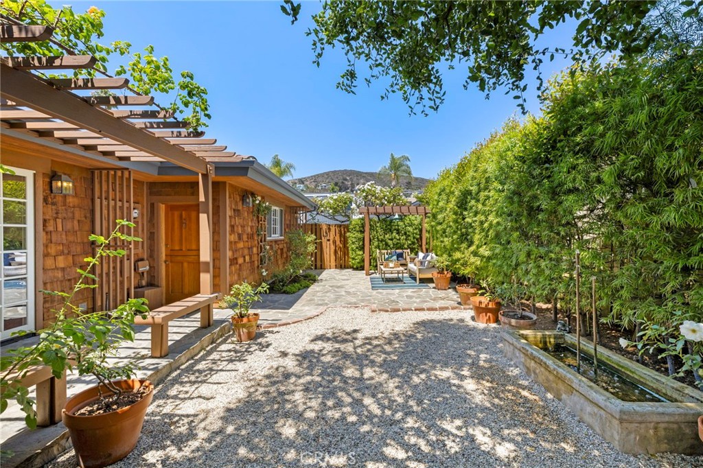 MLS #OC25220195 image #35