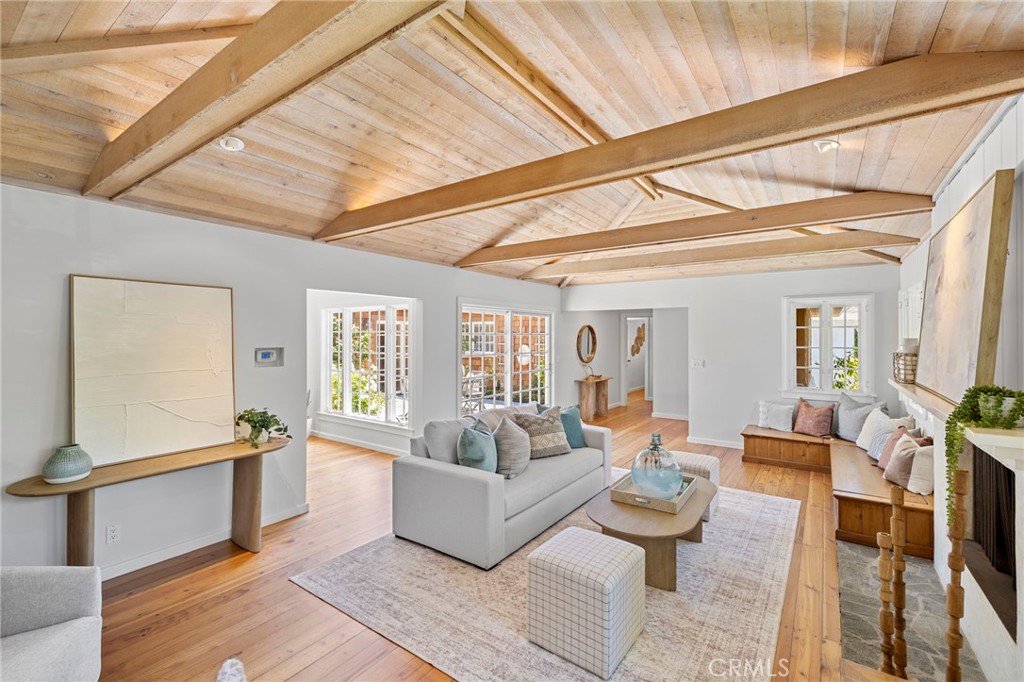 MLS #OC25220195 image #9