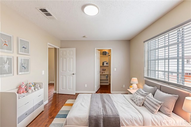 MLS #OC25220228 image #17