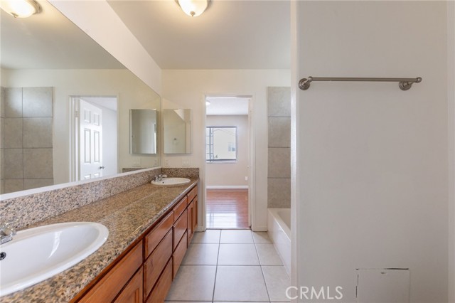 MLS #OC25220228 image #21