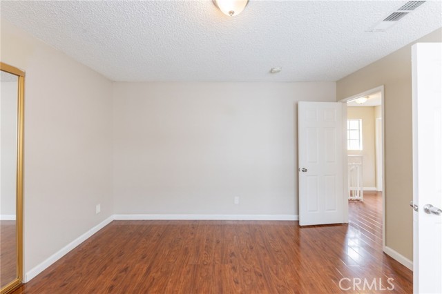 MLS #OC25220228 image #27