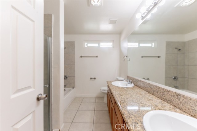 MLS #OC25220228 image #28