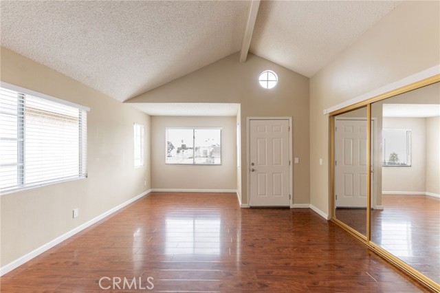 MLS #OC25220228 image #33