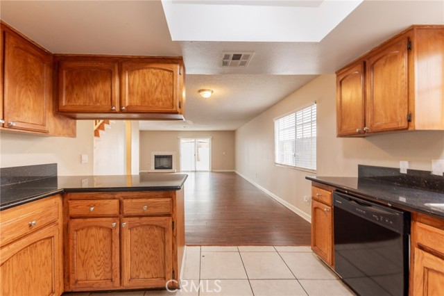 MLS #OC25220228 image #7