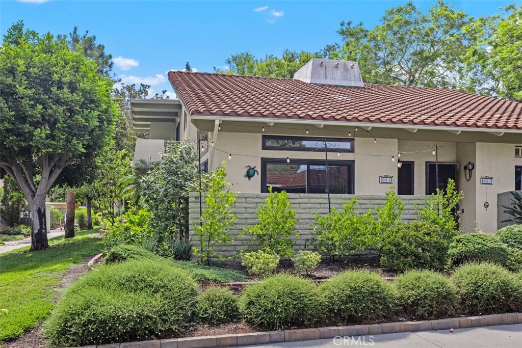 MLS #OC25220230 image #3