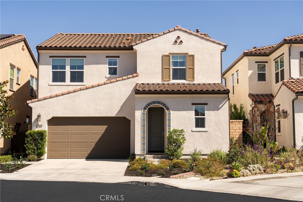 MLS #OC25220233 image #0