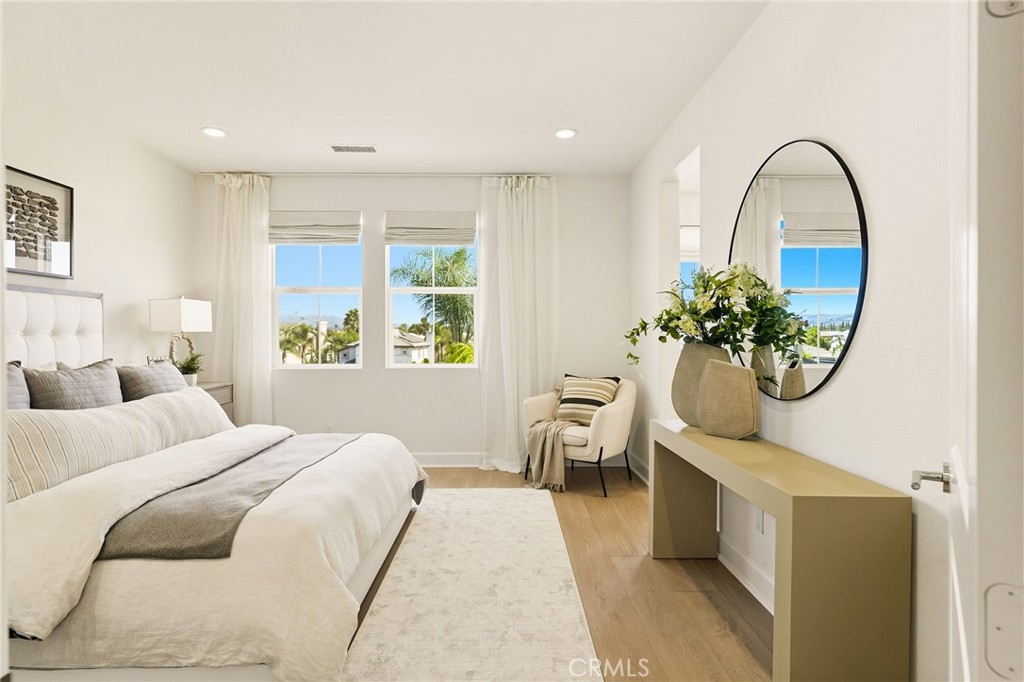 MLS #OC25220233 image #19