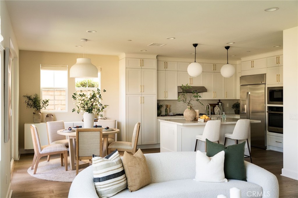 MLS #OC25220233 image #2