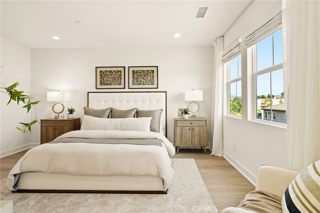 MLS #OC25220233 image #20