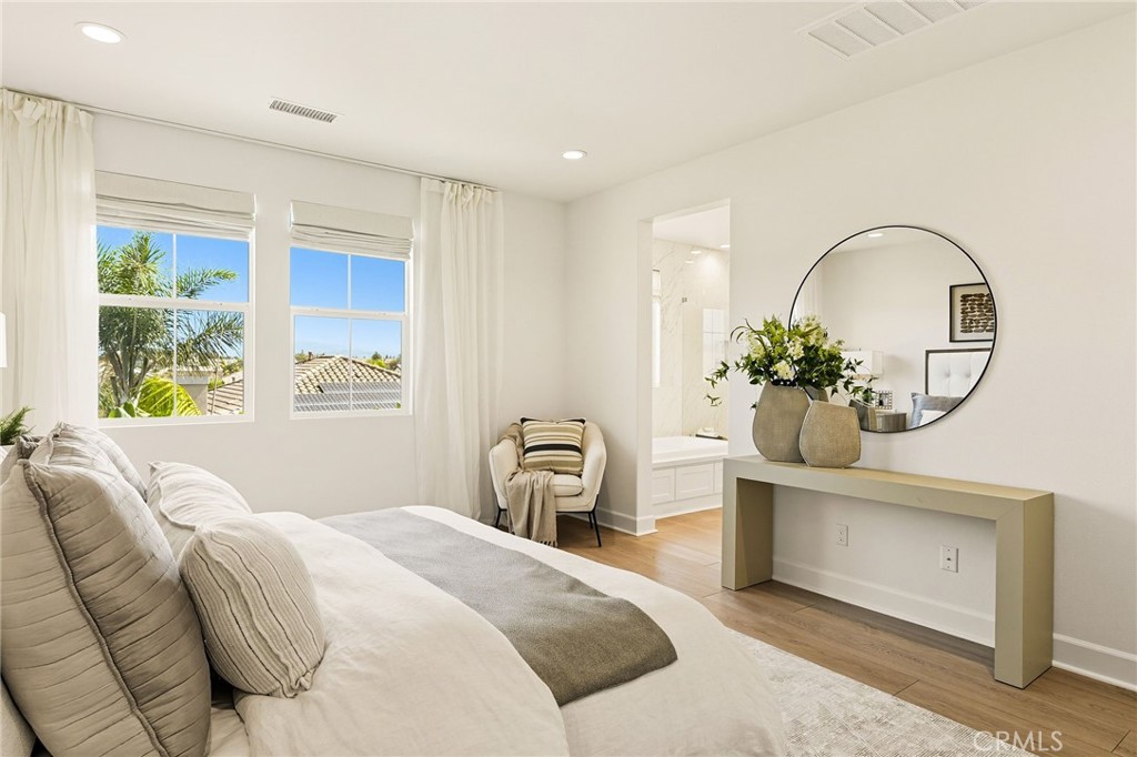 MLS #OC25220233 image #21