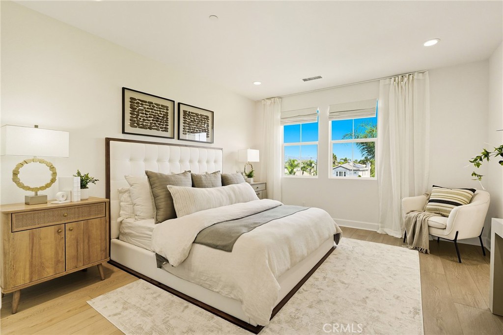 MLS #OC25220233 image #22