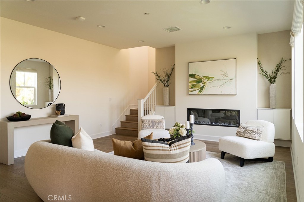 MLS #OC25220233 image #4