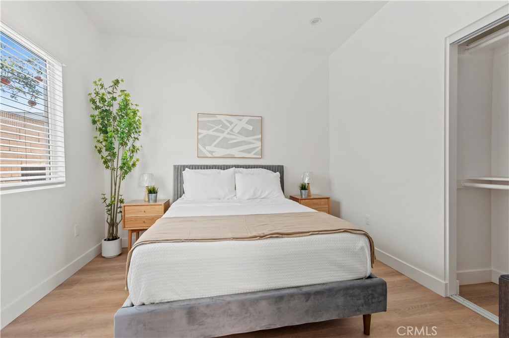 MLS #OC25220398 image #7