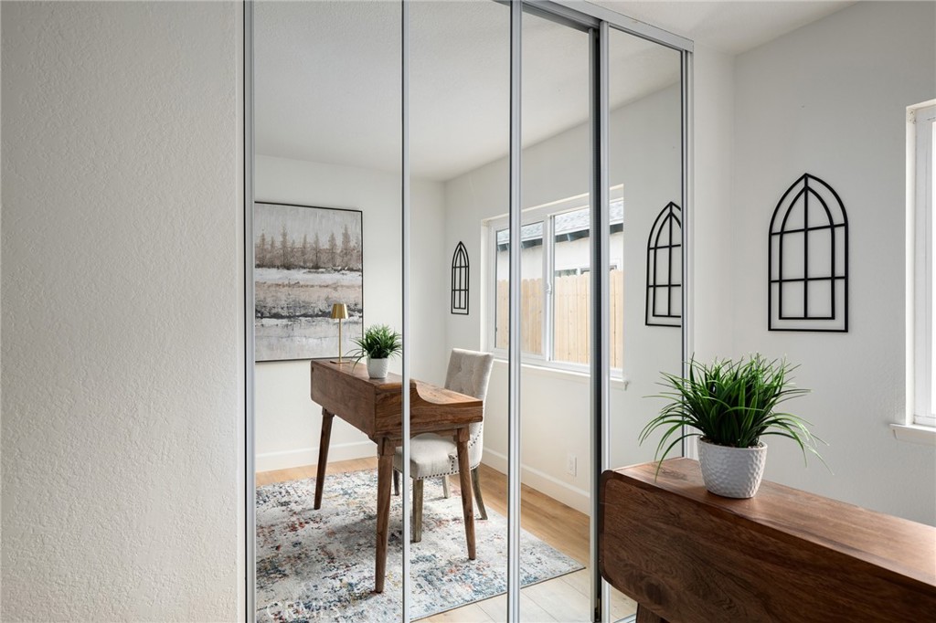 MLS #OC25220430 image #15